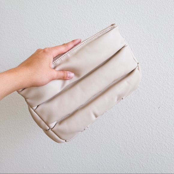 ASOS Cream Faux Leather Clutch - Picture 1 of 3